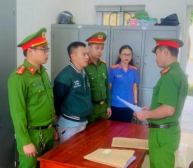 Hà Tĩnh: Bắt đối tượng vận chuyển trái phép hàng hóa qua biên giới Hà Tĩnh: Bắt đối tượng vận chuyển trái phép hàng hóa qua biên giới