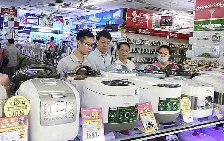 Tháng khuyến mại Hà Nội năm 2022 là sự kiện trọng tâm trong chuỗi các hoạt động khuyến mại tập trung của thành phố Hà Nội, qua đó đẩy mạnh kết nối nhanh giữa doanh nghiệp với người tiêu dùng Tháng khuyến mại Hà Nội năm 2022 là sự kiện trọng tâm trong chuỗi các hoạt động khuyến mại tập trung của thành phố Hà Nội, qua đó đẩy mạnh kết nối nhanh giữa doanh nghiệp với người tiêu dùng