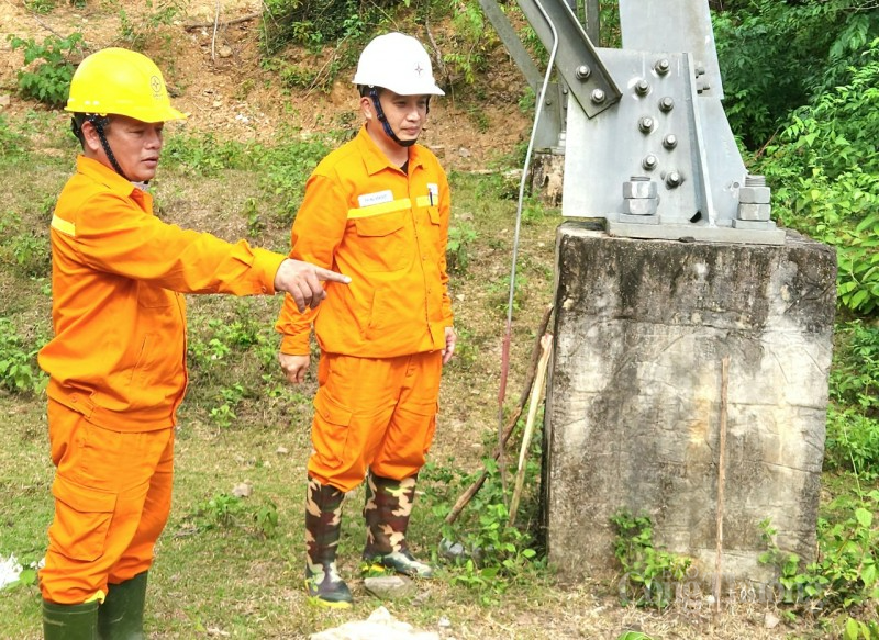 Truyền tải điện Nghệ An: Đảm bảo vận hành an toàn lưới điện trong mùa mưa bão Truyền tải điện Nghệ An: Đảm bảo vận hành an toàn lưới điện trong mùa mưa bão