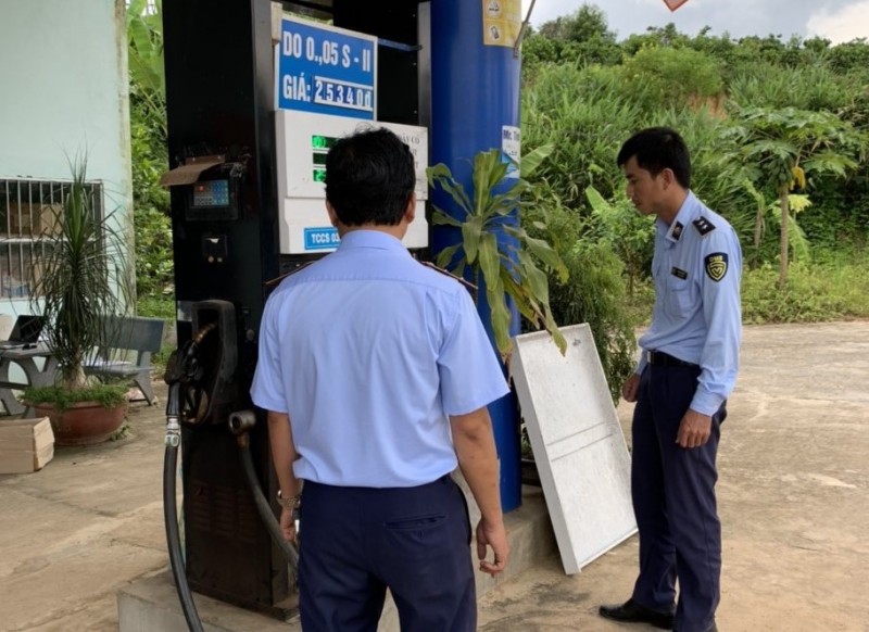 Một cửa hàng xăng dầu tại tỉnh Kon Tum bị rút giấy phép hoạt động Một cửa hàng xăng dầu tại tỉnh Kon Tum bị rút giấy phép hoạt động