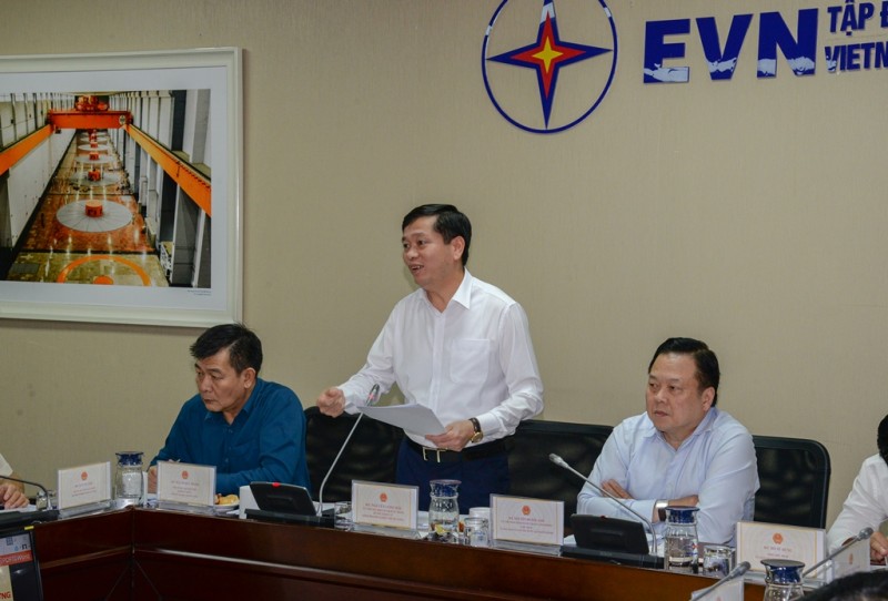 Đồng chí Nguyễn Long Hải - Ủy viên dự khuyết Trung ương Đảng, Bí thư Đảng ủy Khối doanh nghiệp Trung ương phát biểu tại Hội nghị Đồng chí Nguyễn Long Hải - Ủy viên dự khuyết Trung ương Đảng, Bí thư Đảng ủy Khối doanh nghiệp Trung ương phát biểu tại Hội nghị