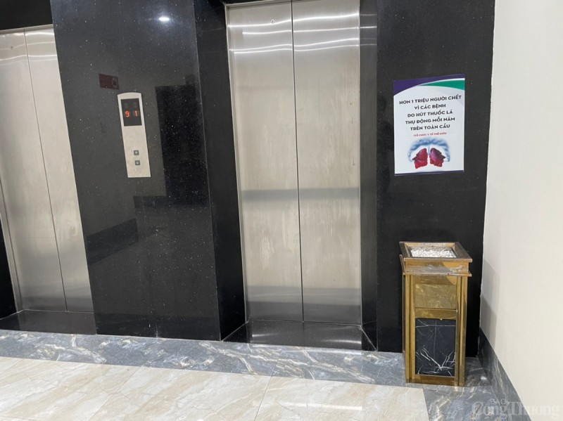 Thông tin về tác hại của thuốc lá được dán tại khu vực công sở tại các cơ quan, đơn vị