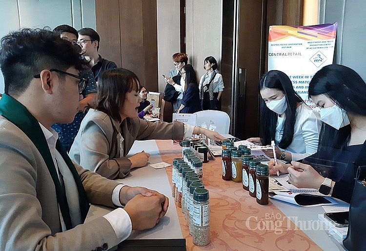 Công ty Cổ phần Dh Foods giới thiệu các sản phẩm gia vị đến với nhà thu mua của Central Công ty Cổ phần Dh Foods giới thiệu các sản phẩm gia vị đến với nhà thu mua của Central