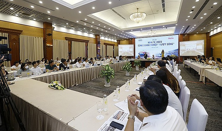 Toàn cảnh diễn đàn Toàn cảnh diễn đàn