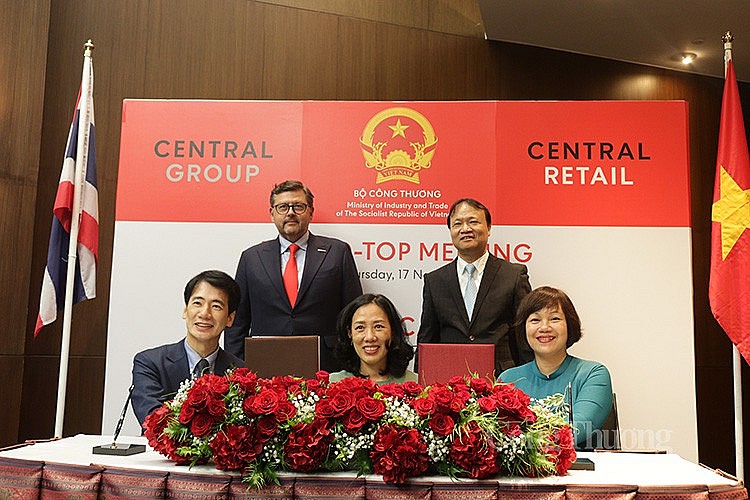 5 Lễ ký kết Hợp tác giai đoạn 2022 – 2025 giữa Vụ thị trường Châu Âu – Châu Mỹ, Vụ Thị trường trong nước (Bộ Công Thương) và Tập đoàn Central Retail tại Việt Nam