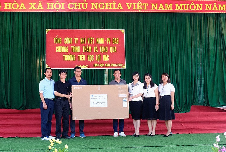 PV GAS PMC tiếp bước hành trình thiện nguyện PV GAS PMC tiếp bước hành trình thiện nguyện