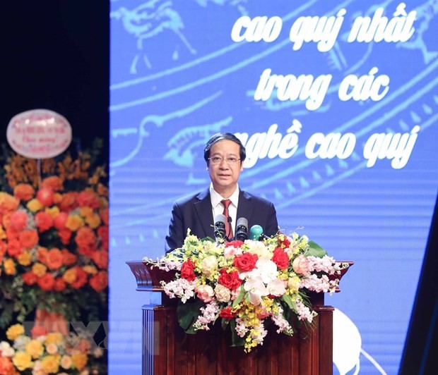 Thủ tướng: Nghề dạy học cao quý nhất, góp phần xây đất nước hùng cường | Giáo dục | Vietnam+ (VietnamPlus) Thủ tướng: Nghề dạy học cao quý nhất, góp phần xây đất nước hùng cường | Giáo dục | Vietnam+ (VietnamPlus)