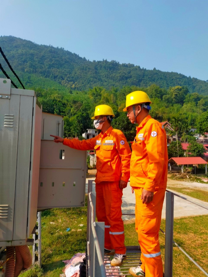 Điện thương phẩm tháng 10 của EVNNPC đạt 8,05 tỷ kWh, tăng 15,98% Điện thương phẩm tháng 10 của EVNNPC đạt 8,05 tỷ kWh, tăng 15,98%