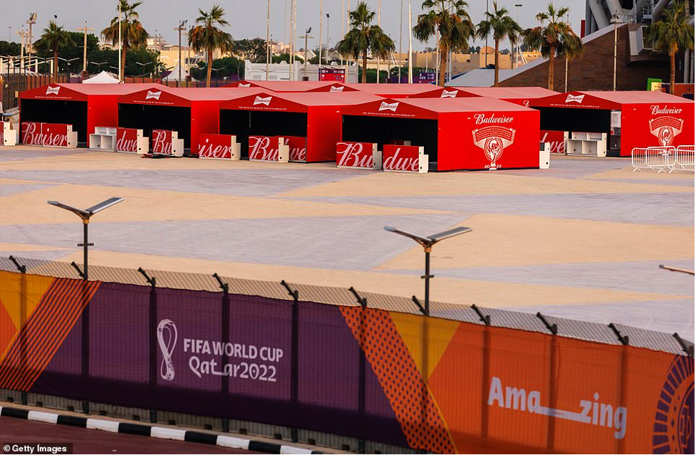 Cấm bia tại World Cup 2022: Tôn trọng hay đáng chỉ trích?