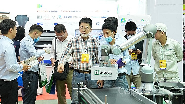 Việc tham gia hội chợ là cơ hội để chúng tôi quáng bá sản phẩm của chúng tôi đến khách hàng cũng như thị trường nói chung, qua đó chúng tôi có cơ hội quảng bá và bán được nhiều sản phẩm hơn tới thị trường. Việc tham gia hội chợ là cơ hội để chúng tôi quáng bá sản phẩm của chúng tôi đến khách hàng cũng như thị trường nói chung, qua đó chúng tôi có cơ hội quảng bá và bán được nhiều sản phẩm hơn tới thị trường.