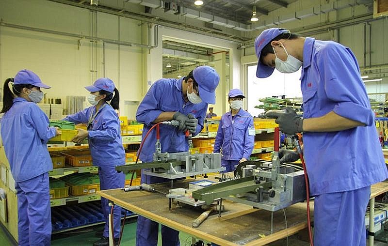 Tăng lương cơ sở từ 1/7/2023, tiền đóng bảo hiểm xã hội thay đổi như thế nào?