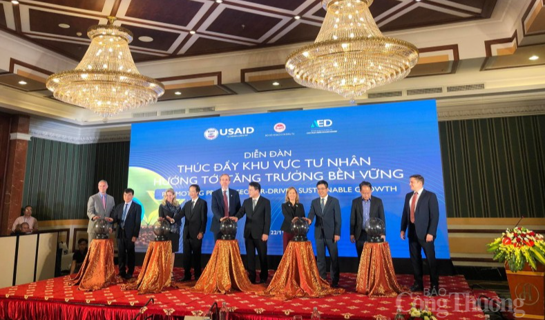 Thúc đẩy khu vực tư nhân hướng tới tăng trưởng bền vững Thúc đẩy khu vực tư nhân hướng tới tăng trưởng bền vững