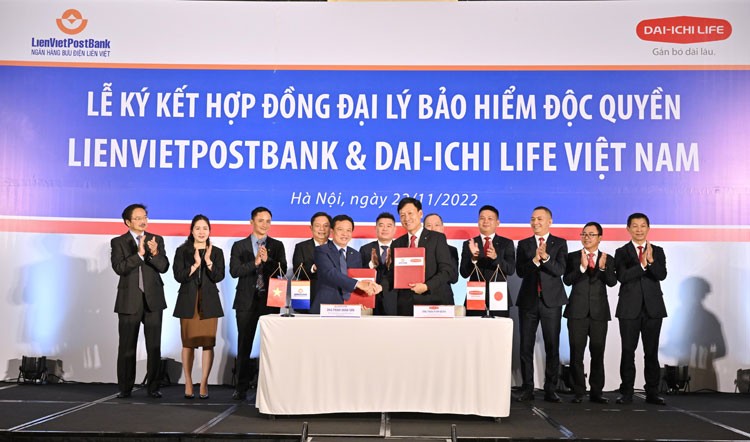 LienVietPostBank và Dai-ichi Life Việt Nam ký kết hợp đồng độc quyền kinh doanh bảo hiểm liên kết ngân hàng 15 năm LienVietPostBank và Dai-ichi Life Việt Nam ký kết hợp đồng độc quyền kinh doanh bảo hiểm liên kết ngân hàng 15 năm