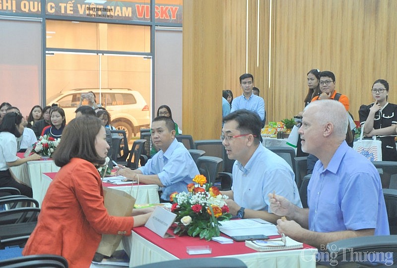 Thúc đẩy xúc tiến thương mại đa kênh cho các hợp tác xã khu vực miền Nam