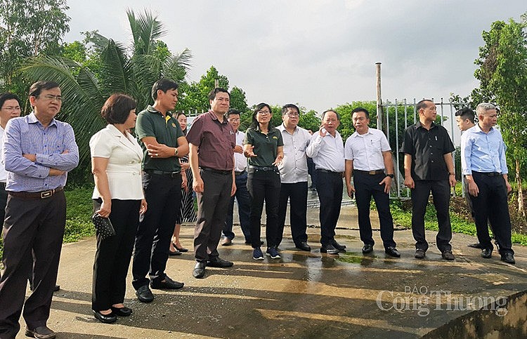 Thứ trưởng Bộ Công Thương Nguyễn Sinh Nhật Tân cùng Đoàn công tác tham quan Viện nghiên cứu nông nghiệp Lộc Trời Thứ trưởng Bộ Công Thương Nguyễn Sinh Nhật Tân cùng Đoàn công tác tham quan Viện nghiên cứu nông nghiệp Lộc Trời
