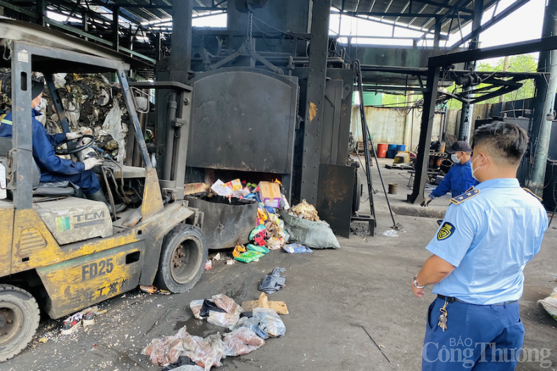 Đà Nẵng: Tiêu hủy hàng hóa vi phạm bị tịch thu trị giá hơn 876 triệu đồng Đà Nẵng: Tiêu hủy hàng hóa vi phạm bị tịch thu trị giá hơn 876 triệu đồng