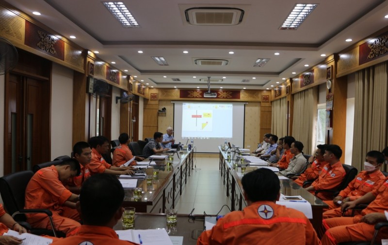 Nhiều kiến thức bổ ích được truyền đạt trong khóa đào tạo tại Nhà máy thủy điện Trung Sơn