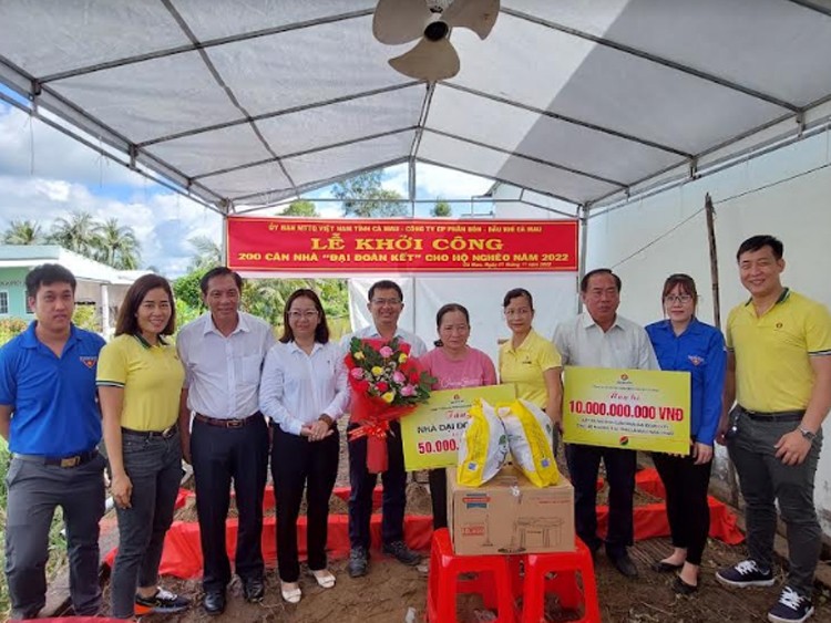 Phân bón Cà Mau mang xuân về những tổ ấm mới Phân bón Cà Mau mang xuân về những tổ ấm mới