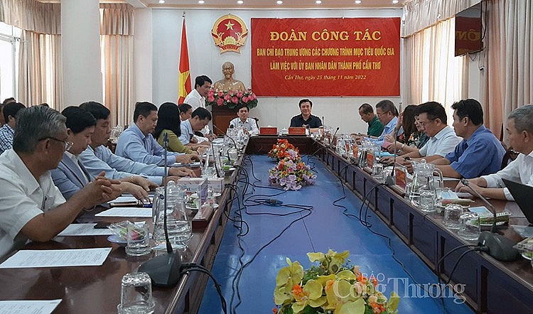 Thứ trưởng Nguyễn Sinh Nhật Tân làm việc với thành phố Cần Thơ về thực hiện các Chương trình mục tiêu quốc gia Thứ trưởng Nguyễn Sinh Nhật Tân làm việc với thành phố Cần Thơ về thực hiện các Chương trình mục tiêu quốc gia