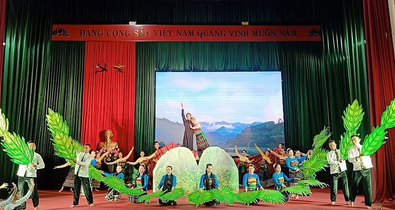 “Chuyện tình Pha Dua” thúc đẩy hoạt động thương mại vùng dân tộc thiểu số tỉnh Thanh Hóa “Chuyện tình Pha Dua” thúc đẩy hoạt động thương mại vùng dân tộc thiểu số tỉnh Thanh Hóa