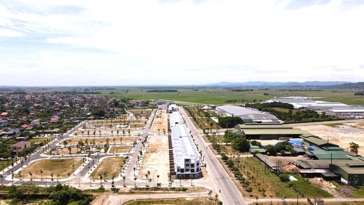 Hé lộ về "ông lớn" Hoàng Thịnh Đạt muốn đầu tư 3.350 tỷ làm KCN Bắc Hồng Lĩnh Hé lộ về "ông lớn" Hoàng Thịnh Đạt muốn đầu tư 3.350 tỷ làm KCN Bắc Hồng Lĩnh