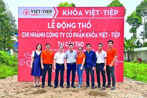 Khóa Việt Tiệp: Đa dạng giải pháp bảo vệ người tiêu dùng Khóa Việt Tiệp: Đa dạng giải pháp bảo vệ người tiêu dùng