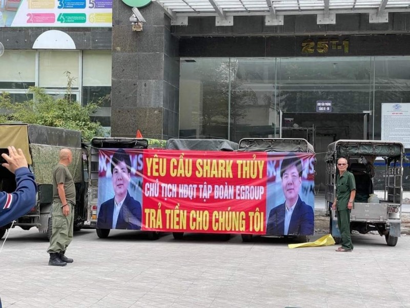 Tin đồn về Shark Thủy hoàn tất hồ sơ định cư ở Châu Âu Tin đồn về Shark Thủy hoàn tất hồ sơ định cư ở Châu Âu