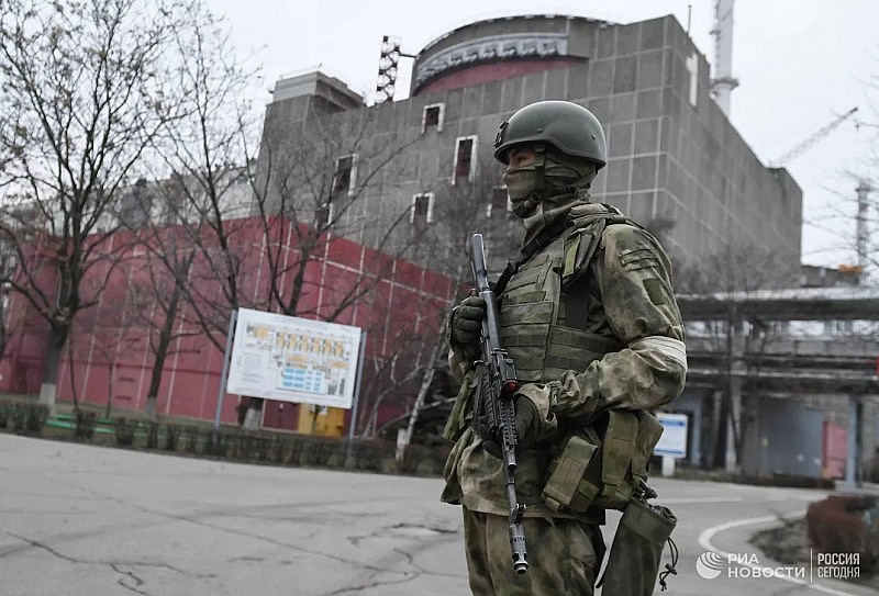 Quân nhân của Nga trên lãnh thổ của nhà máy điện hạt nhân Zaporozhye Quân nhân của Nga trên lãnh thổ của nhà máy điện hạt nhân Zaporozhye