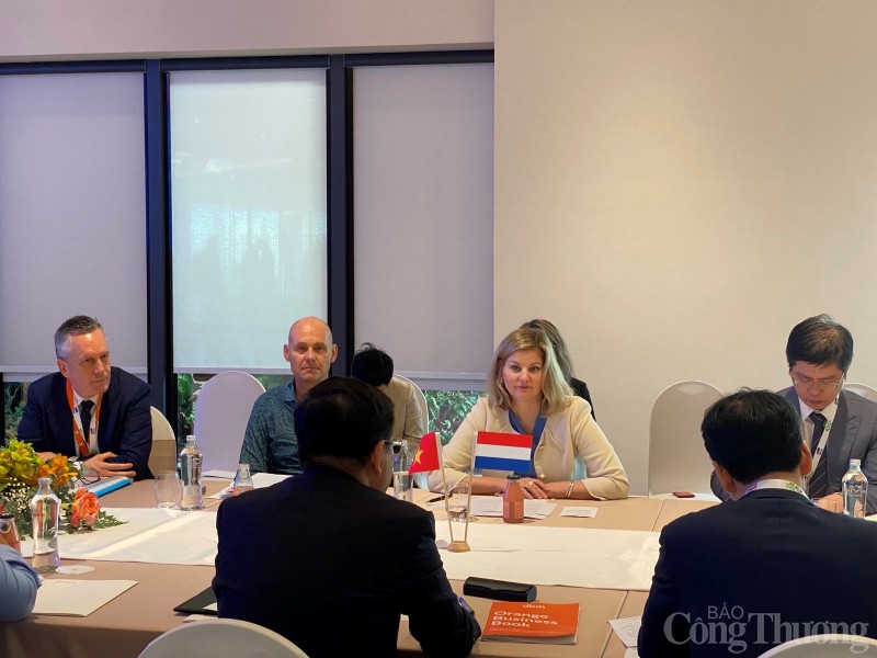 Bộ trưởng Nguyễn Hồng Diên tiếp Bộ trưởng phụ trách Ngoại Thương và Hợp tác Quốc tế Hà Lan tại Việt Nam Bộ trưởng Nguyễn Hồng Diên tiếp Bộ trưởng phụ trách Ngoại Thương và Hợp tác Quốc tế Hà Lan tại Việt Nam