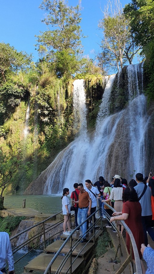 Đánh thức tiềm năng du lịch Vân Hồ, Mộc Châu