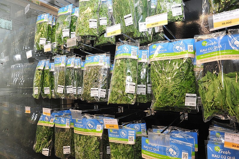 Hình 5 - Tất cả các sản phẩm thuộc thương hiệu We are Fresh có bao bì riêng, dễ nhận diện Hình 5 - Tất cả các sản phẩm thuộc thương hiệu We are Fresh có bao bì riêng, dễ nhận diện