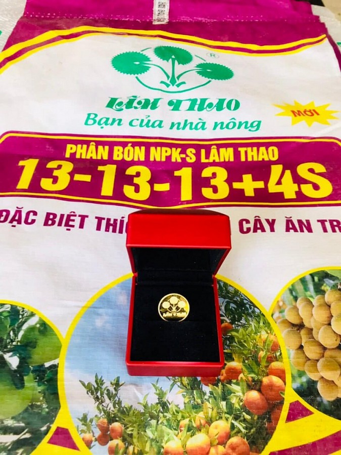 Mua phân bón Supe Lâm Thao trúng vàng: Xúc động người nông dân nhớ cả ngày truyền thống của Công ty