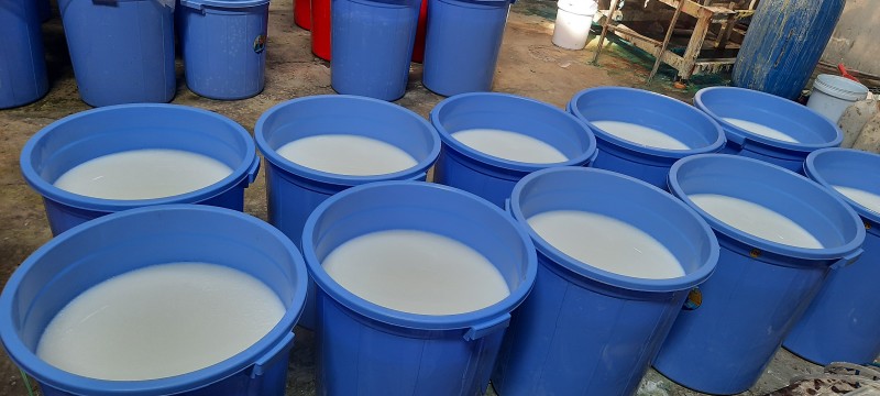 Phía bên trong Xưởng sản xuất mỹ phẩm Phía bên trong Xưởng sản xuất mỹ phẩm