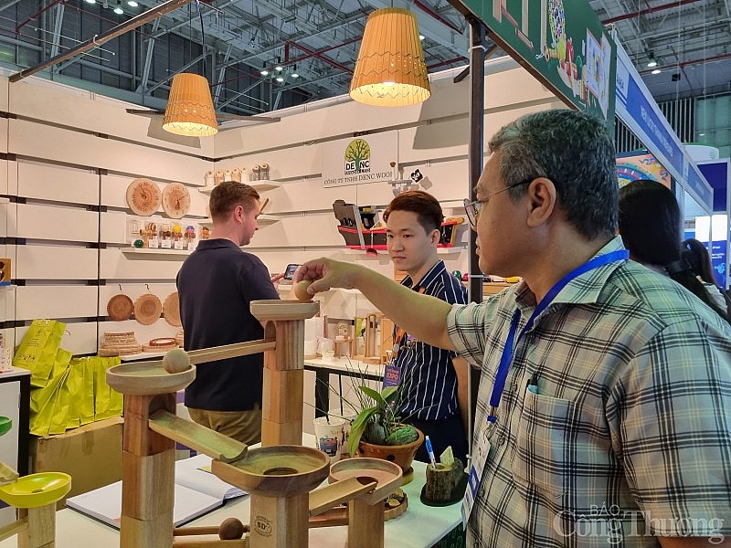 Hội chợ Vietnam Expo 2022: Mô hình 2 trong 1 cho doanh nghiệp đa dạng tệp khách hàng Hội chợ Vietnam Expo 2022: Mô hình 2 trong 1 cho doanh nghiệp đa dạng tệp khách hàng