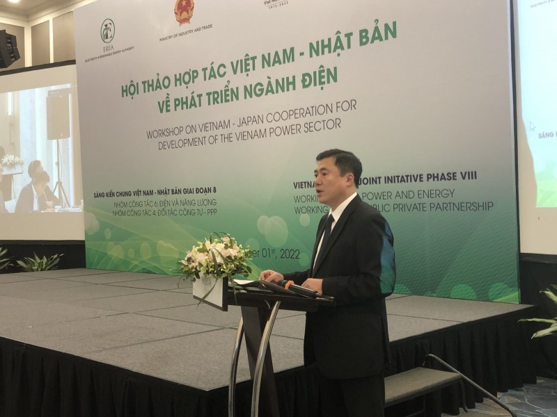 Thứ trưởng Bộ Công Thương Nguyễn Sinh Nhật Tân phát biểu tại hội thảo Thứ trưởng Bộ Công Thương Nguyễn Sinh Nhật Tân phát biểu tại hội thảo