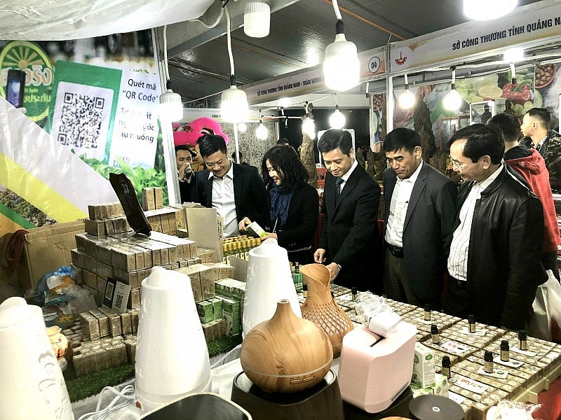 120 gian hàng tham gia hội chợ hàng Việt Nam được người tiêu dùng ưa thích 120 gian hàng tham gia hội chợ hàng Việt Nam được người tiêu dùng ưa thích