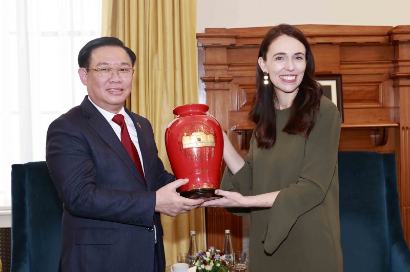 Chủ tịch Quốc hội Vương Đình Huệ hội kiến Thủ tướng New Zealand Chủ tịch Quốc hội Vương Đình Huệ hội kiến Thủ tướng New Zealand