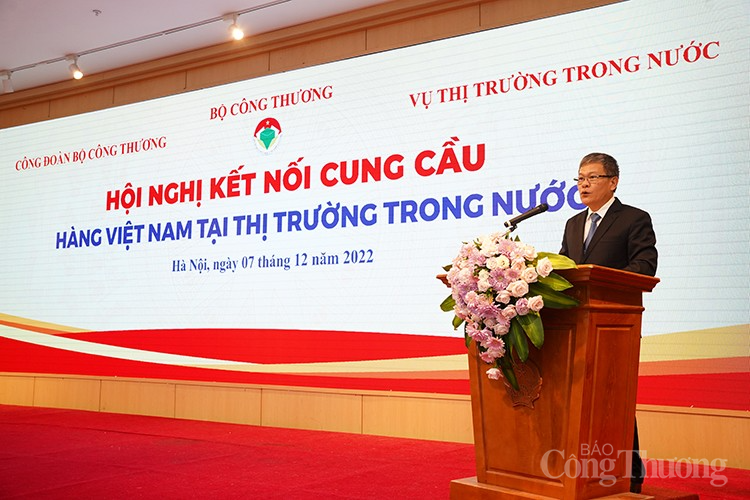 Vai trò của công đoàn trong kết nối cung cầu hàng Việt Nam tại thị trường trong nước Vai trò của công đoàn trong kết nối cung cầu hàng Việt Nam tại thị trường trong nước