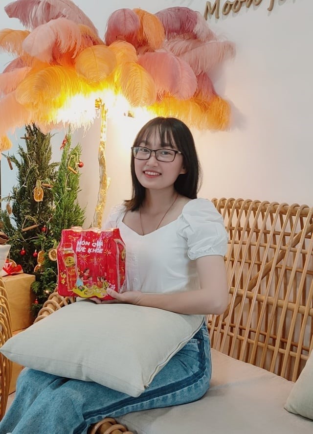 Dù bị “hội chứng” nóng trong người mỗi cuối năm nhưng Gen Z vẫn tươi tắn cân mọi lễ hội giáng sinh, năm mới Dù bị “hội chứng” nóng trong người mỗi cuối năm nhưng Gen Z vẫn tươi tắn cân mọi lễ hội giáng sinh, năm mới