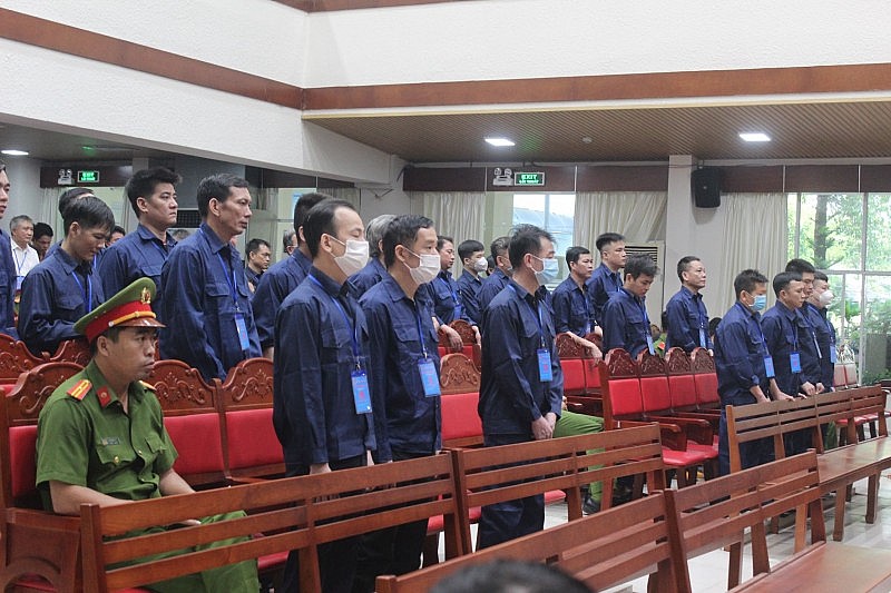 Tuyên án 74 bị cáo trong đại án buôn lậu 200 triệu lít xăng sau hơn 1 tháng xét xử Tuyên án 74 bị cáo trong đại án buôn lậu 200 triệu lít xăng sau hơn 1 tháng xét xử