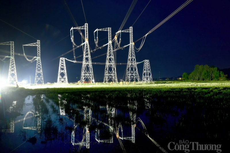 Một đêm trên công trường đường dây 500kV Hà Tĩnh- Nho Quan Một đêm trên công trường đường dây 500kV Hà Tĩnh- Nho Quan