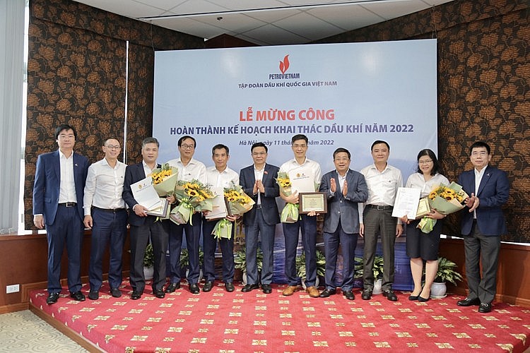 Petrovietnam mừng công hoàn thành kế hoạch khai thác dầu khí và các chỉ tiêu tài chính năm 2022 Petrovietnam mừng công hoàn thành kế hoạch khai thác dầu khí và các chỉ tiêu tài chính năm 2022