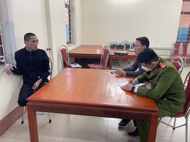 Đối tượng Đào Ngọc Toàn tại cơ quan công an. Đối tượng Đào Ngọc Toàn tại cơ quan công an.