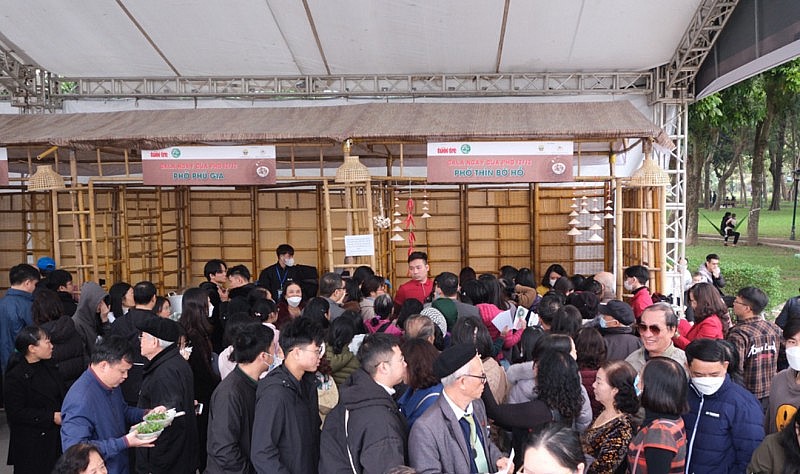 Ngày của phở: Chào đón tuổi lên 6 với 100 gian hàng phục vụ hết công suất