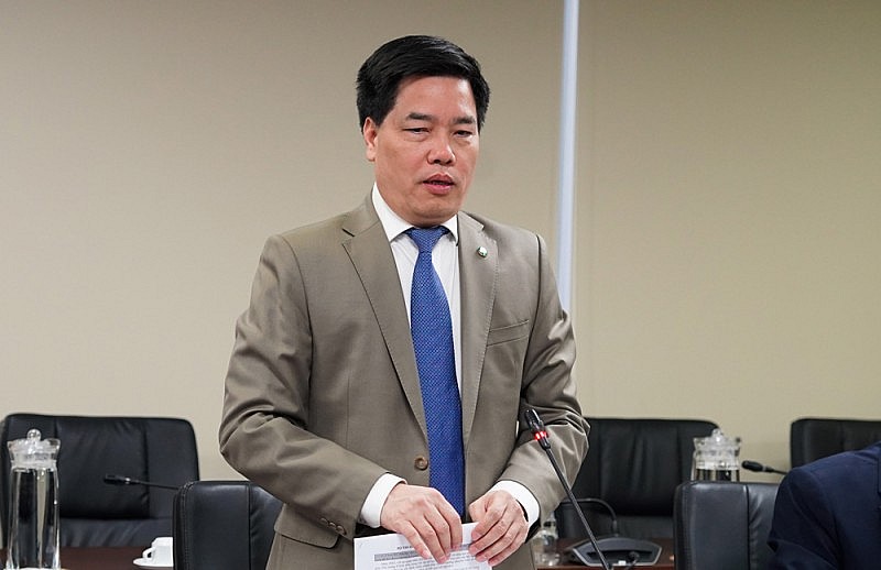 Ông Phạm Minh Hùng, Vụ trưởng Vụ Cải cách hành chính, Bộ Nội vụ, Chánh Văn phòng Ban Chỉ đạo Cải cách hành chính Chính phủ phát biểu tại buổi tập huấn Ông Phạm Minh Hùng, Vụ trưởng Vụ Cải cách hành chính, Bộ Nội vụ, Chánh Văn phòng Ban Chỉ đạo Cải cách hành chính Chính phủ phát biểu tại buổi tập huấn