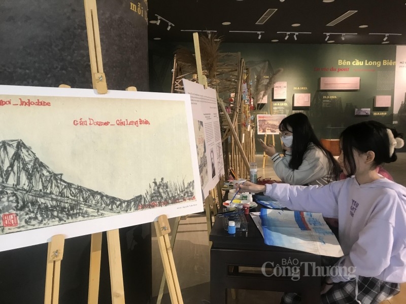 Triển lãm "Cầu Long Biên nhân chứng lịch sử" Triển lãm "Cầu Long Biên nhân chứng lịch sử"