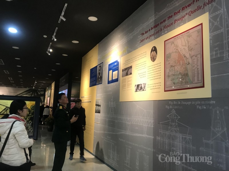 Triển lãm "Cầu Long Biên nhân chứng lịch sử" Triển lãm "Cầu Long Biên nhân chứng lịch sử"