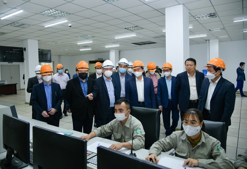 Phó Thủ tướng Chính phủ Lê Minh Khái cùng đoàn công tác thăm Trung tâm Điều khiển nhà máy Đạm Hà Bắc Phó Thủ tướng Chính phủ Lê Minh Khái cùng đoàn công tác thăm Trung tâm Điều khiển nhà máy Đạm Hà Bắc