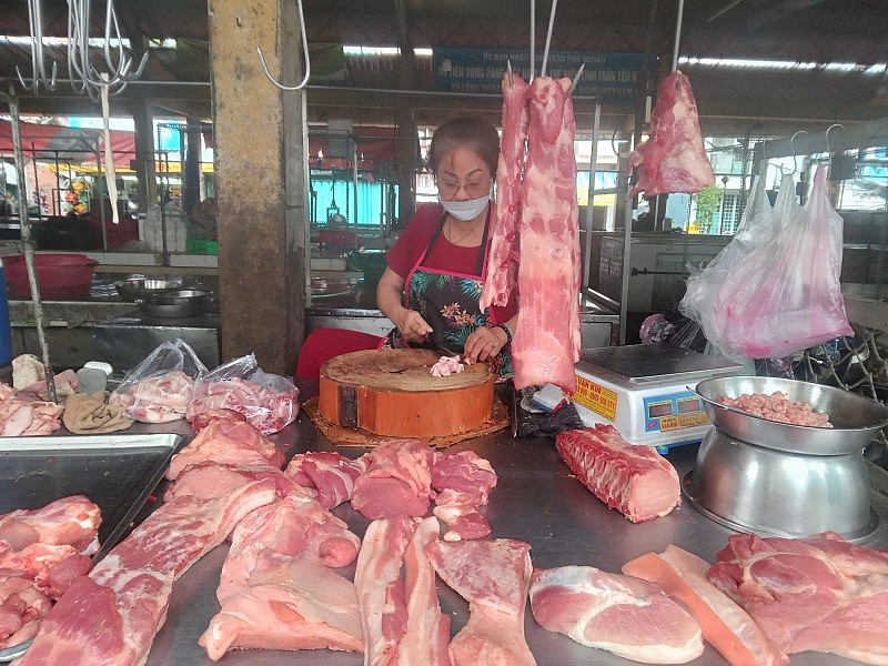 Đồng Nai – Giá cả các mặt hàng thiết yếu hôm nay giảm.