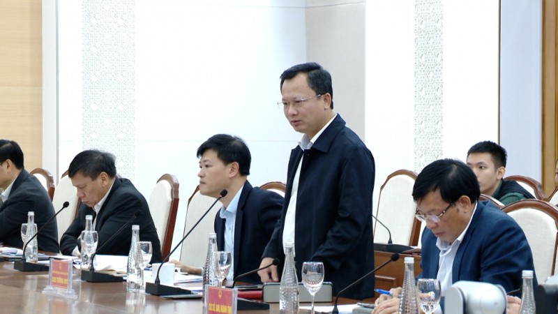 Ông Cao Tường Huy, Quyền Chủ tịch UBND tỉnh Quảng Ninh phát biểu tại buổi làm việc Ông Cao Tường Huy, Quyền Chủ tịch UBND tỉnh Quảng Ninh phát biểu tại buổi làm việc